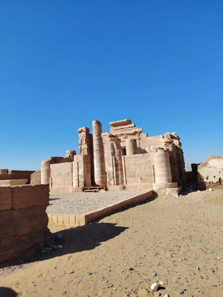 6-Day Western Desert Oases Tour: Giza to Luxor